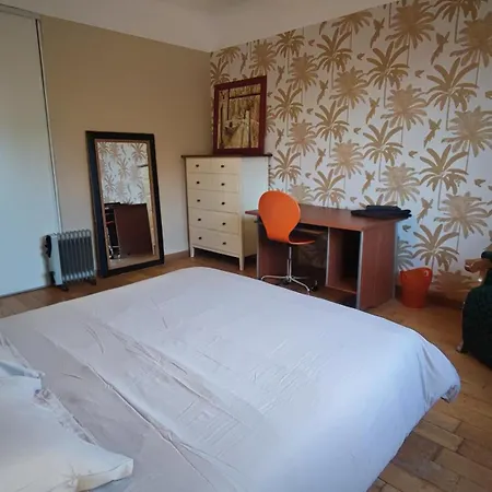 Hotel Charmant Chambre Bois *